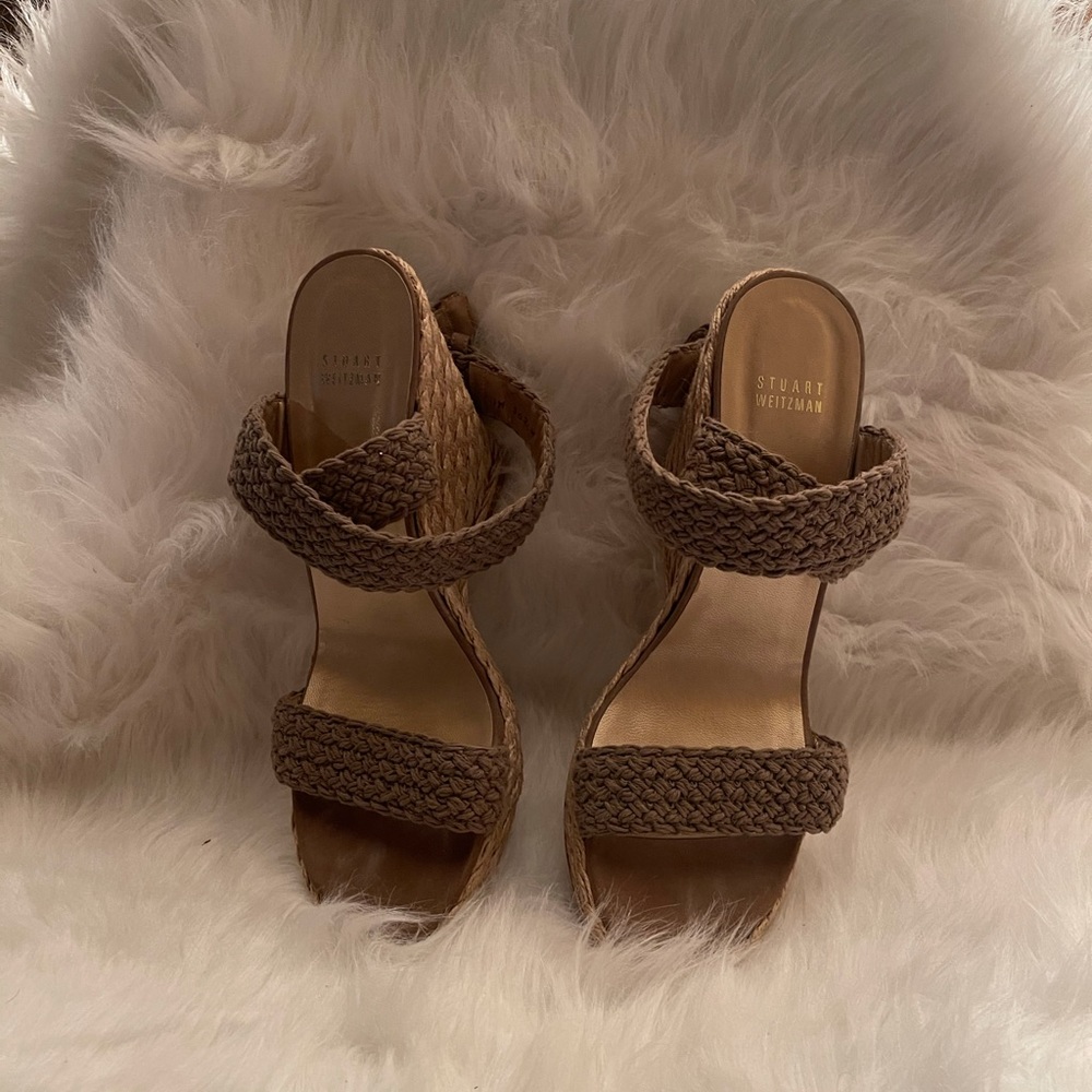 Stuart Weitzman olive sandal